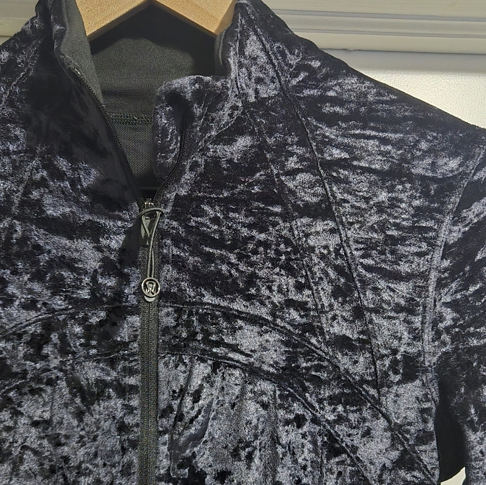 LIMITED EDITION Lululemon Define Jacket Crushed Velvet Dark Blue Size 6 - Picture 4 of 8